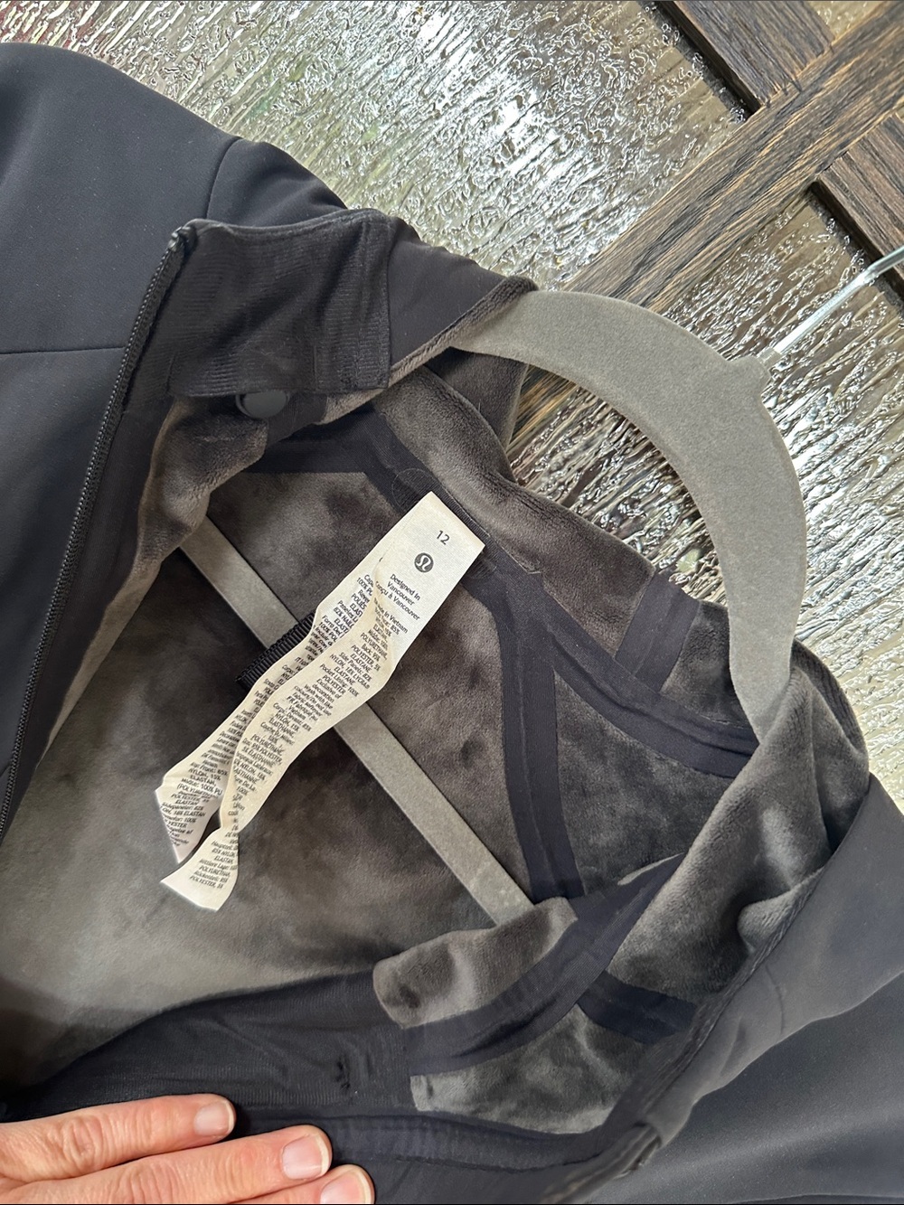 Lululemon Cross Chill Jacket RepelShell Black Woman’s 12 - Picture 6 of 10